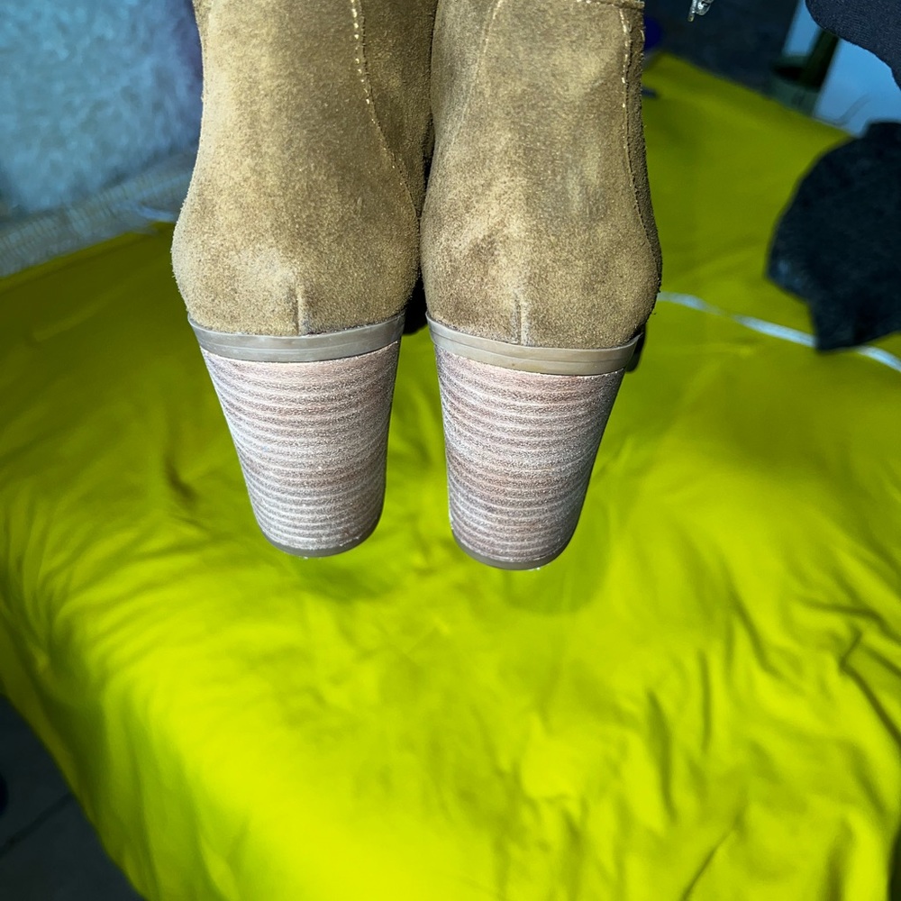 Cute booties 🤎💛 - Picture 7 of 16